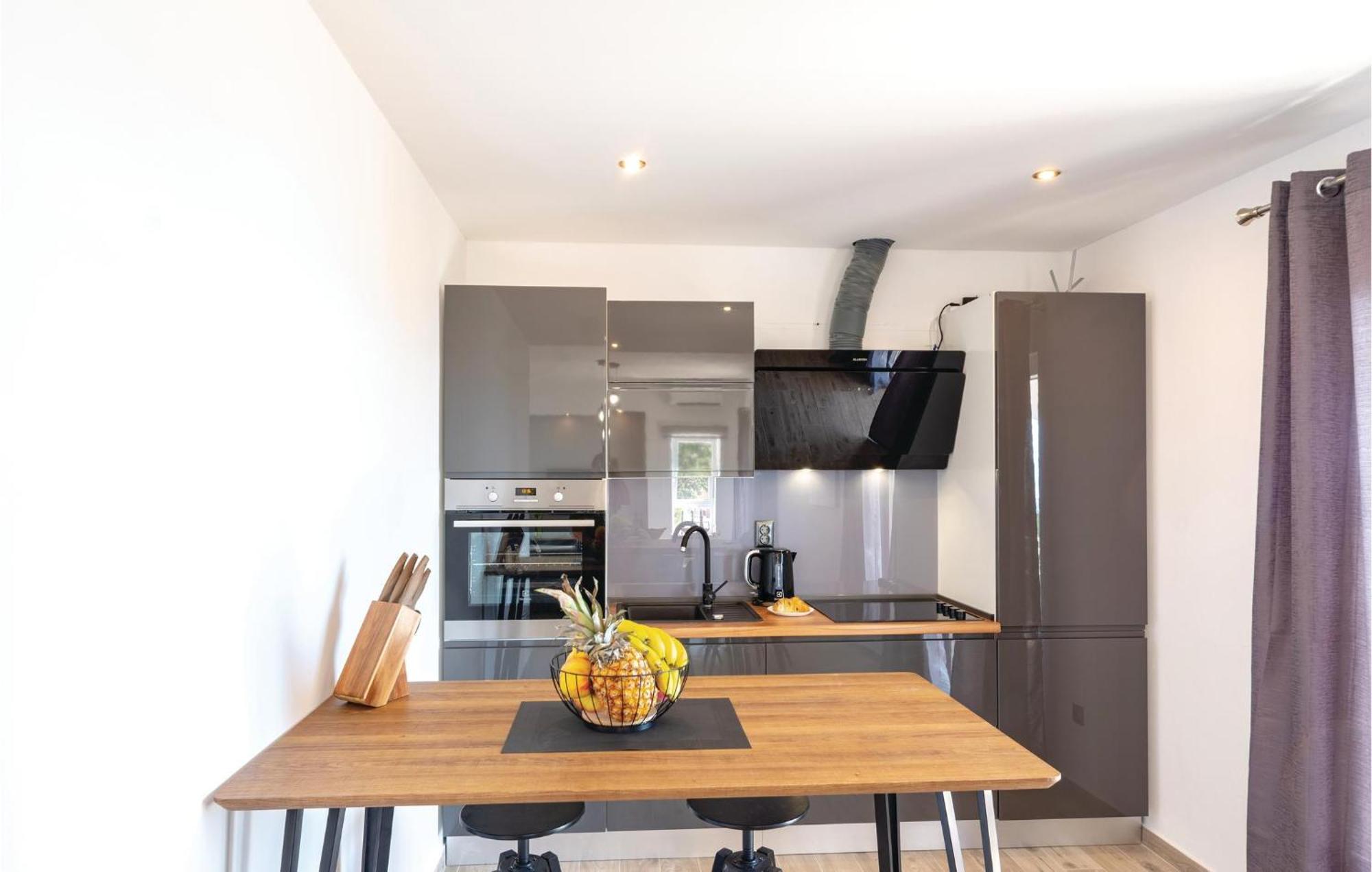 Nice Apartment In Orebic With House Sea View Exteriör bild
